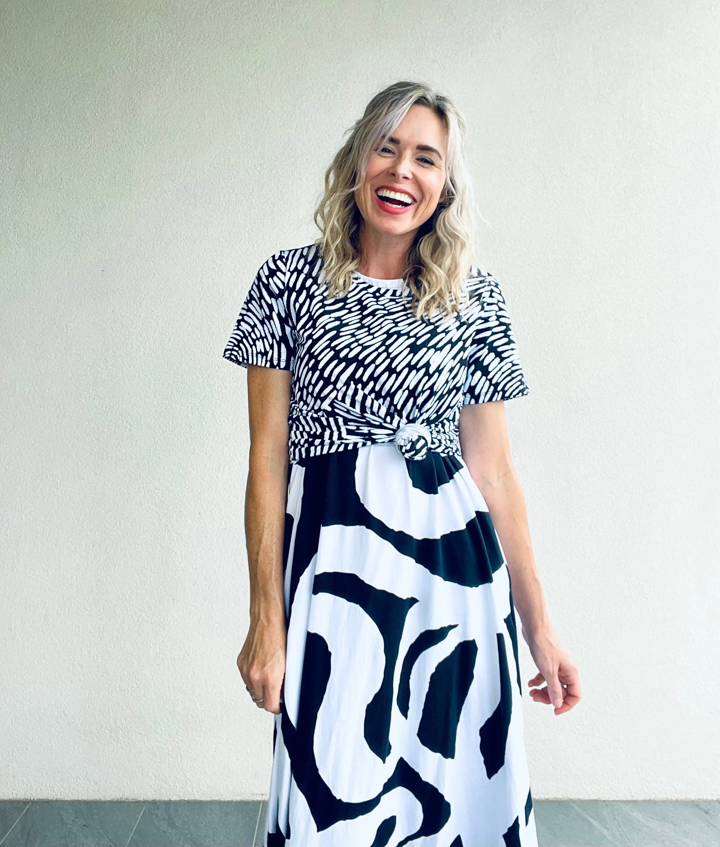Feeling Swell Monochrome Everyday Tee